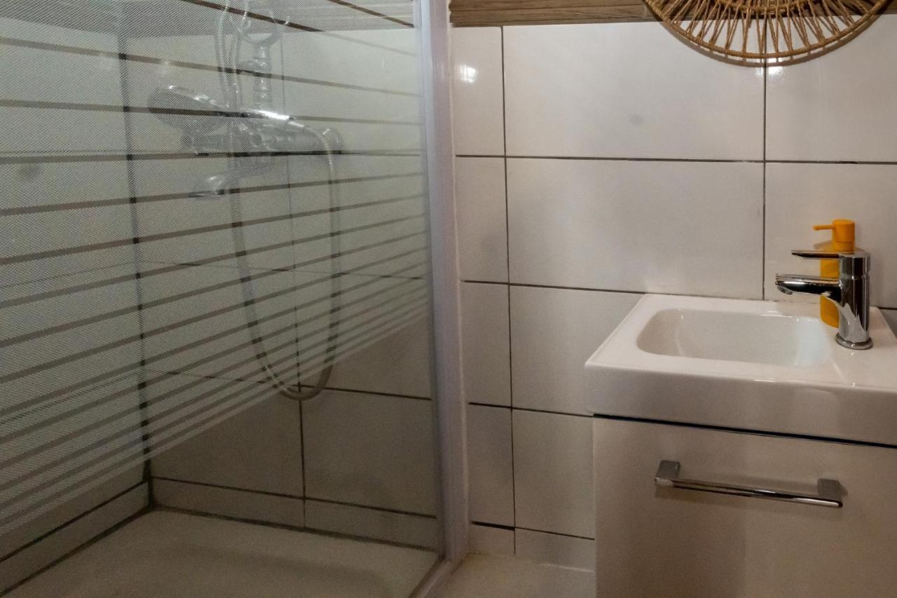 Le Cosy Bungalow De Lili / 5Min De L'Aeroport Les Abymes Eksteriør billede